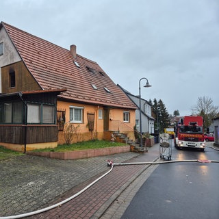 Bei einem Wohnhausbrand in Wertheim ist am Montag ein Mann gestorben.