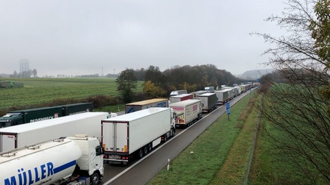 Stau bei Öhringen (Archivbild). Auf den Autobahnen in der Region seien immer mehr Lkw unterwegs - demnach gebe es auch mehr Unfälle, so die Feuerwehr.