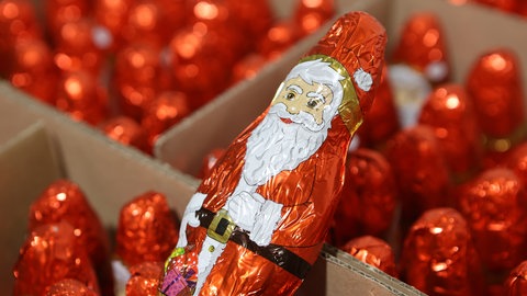 Schokoweihnachtsmänner scheinen in diesem Jahr zu teuer zu sein, die Kunden greifen nicht mehr zu. (Symbolbild)