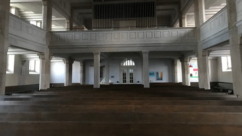 In der evangelischen Kirche in Mainhardt gab es eine Sanierungspanne. Die Sitzbänke hatten abgefärbt.