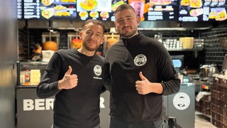 Merouane Mebarkaoui und Igor Forisch, Geschäftsführer des Original Berliner Döner in Heilbronn