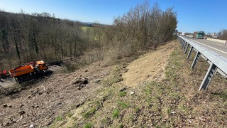 An der A6 bei Schwäbisch Hall hat es einen Erdrutsch gegeben. Auch ein Unfall passierte dort in der Nacht auf Freitag