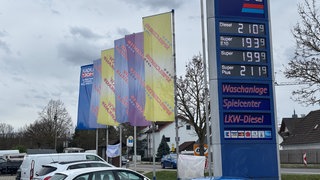 Die Tankstelle in Offenau - die hohen Spritpreise machen Autofahrern, Landwirten, aber auch Tankstellenbetreibern zu schaffen.