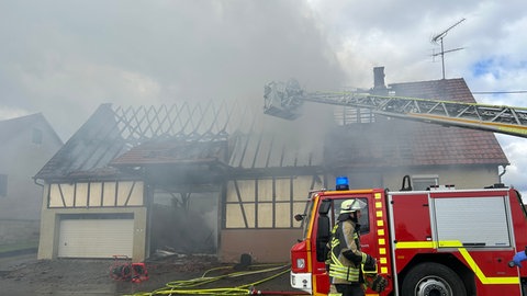 Löscheinsatz bei einem Brand in Cleversulzbach