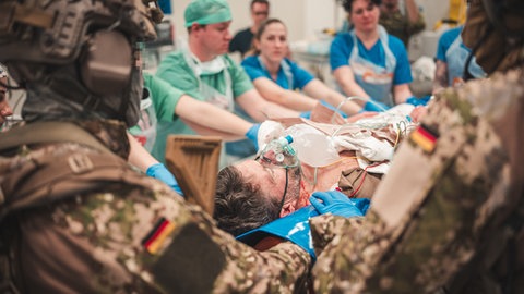 Was, wenn in Baden-Württemberg Krieg herrscht? Gemeinsam haben die Bundeswehr und die SLK-Kliniken Heilbronn den Ernstfall geprobt.