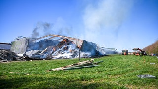 In Kirchberg an der Jagst (Kreis Schwäbisch Hall) ist eine Schune abgebrannt. Die Feuerwehr konnte aber ein Übergreifen auf andere Gebäude verhindern.