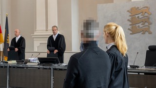 Ein 54-Jähriger steht vor dem Landgericht Ellwangen wegen des Vorwurfs des sexuellen Missbrauchs. Es ist nicht der erste solche Fall, in dem sich der Physiotherapeut verantworten muss.