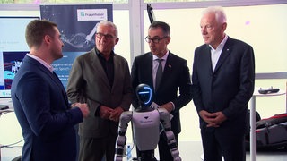Am zweiten Tag war unter anderem auch Ministerpräsident Cem Özdemir (Grüne) zu Gast auf der TECH Heilbronn.