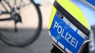 Bei einem Unfall in Oberrot wird ein neunjähriger Junge schwer verletzt: Ein Autofahrer hatte das Kind auf seinem Fahrrad wohl übersehen (Symbolbild).