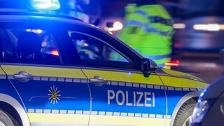 Blaulicht von Polizeiwagen: Neue Details zum Angriff am Cäcilienbrunnen in Heilbronn