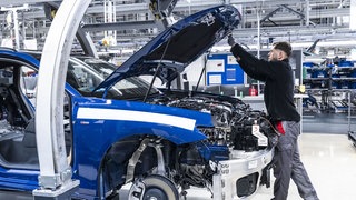 Das Audi-Werk in Neckarsulm könnte von den Sparplänen bei VW betroffen sein (Symbolbild). 
