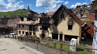 Das Wohnhaus wurde durch den Brand völlig zerstört.