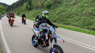 Schweigekilometer für verstorbene Motorradfahrer 