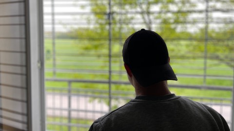 Die Jugend-Hilfe in Karlsruhe (auch bundesweit) hat große Probleme genug Personal zu bekommen. Dabei ist ihre Arbeit so wichtig, gerade für Jugendliche, die kriminell geworden sind. 