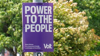 Wahlplakat Volt, die Kleinpartei zieht erstmals in den Gemeinderat Karlsruhe ein