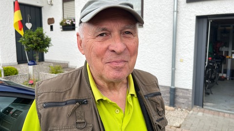 Karl-Heinz Schmidt aus Dettenheim-Rußheim (Kreis Karlsruhe). Er findet die aktuelle Schnakenplage schlimm. Vor über 40 Jahren sei es mit den Mücken aber schlimmer gewesen.