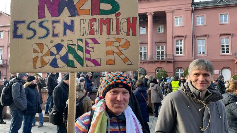 Tausende demonstrieren gegen die AfD in Karlsruhe