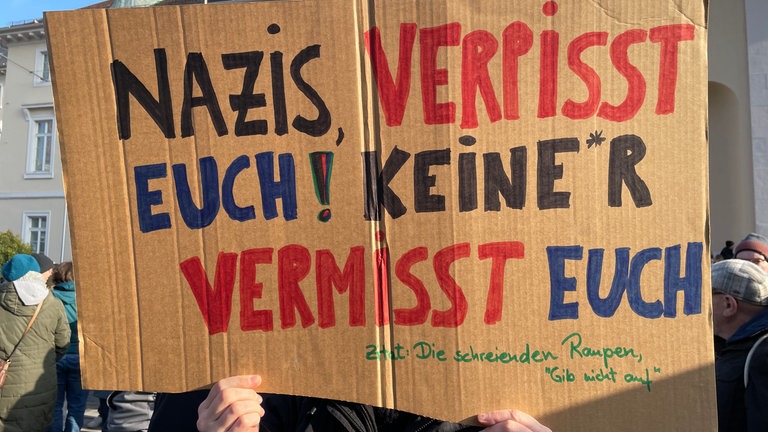Tausende demonstrieren gegen die AfD in Karlsruhe