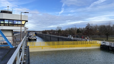 Die Schleuse in Iffezheim ist wieder in Betrieb.