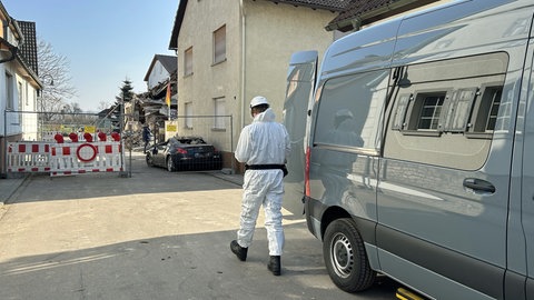 Nach dem Einsturz eines Hauses in Stutensee-Spöck laufen die Ermittlungen 