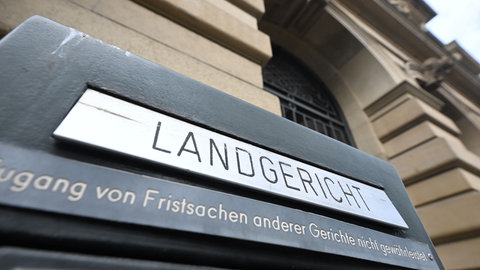Außenaufnahme des Landgerichts Karlsruhe