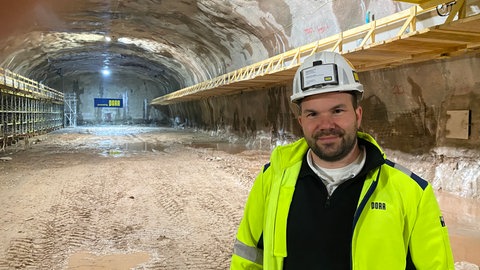 Bauleiter Tobias Kettler in der Kraftwerkskaverne, dem "Herzstück" des Tunnelbaus im Schwarzwaldgranit. 
