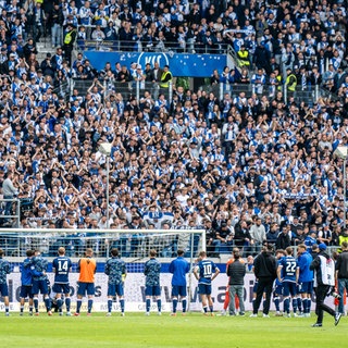 Karlsruher SC vor Fans im Wildparkstadion