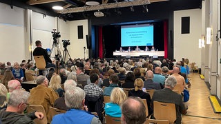 Bei einer Bürgerversammlung informierte die Stadt Baden-Baden über die Finanzsizuation