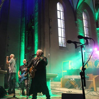 Die Band "Metal GodZ powered by Gelbsucht and friends" beim Headbanger Gottesdienst in Bruchsal-Obergrombach.