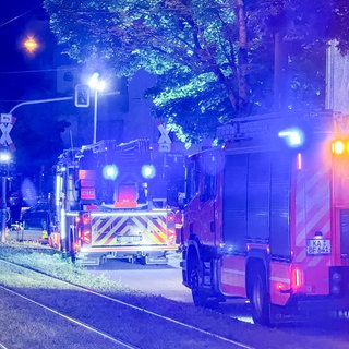 Großes Feuerwehraufgebot bei einem Wohnungsbrand in Karlsruhe-Durlach.