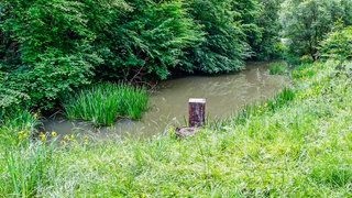 Die Leiche des Mannes wurde in einem Anglerteich in der Nähe von Keltern entdeckt