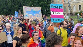 Rund 11.000 Menschen beteiligten sich an der Demonstration zum CSD in Karlsruhe