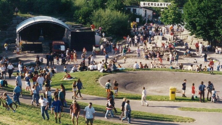 DAS FEST 1997: Der Blick auf die Rückseite des "Mount Klotz"