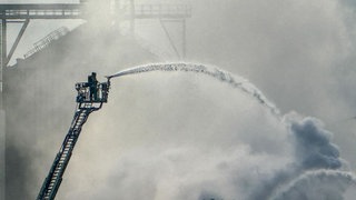 Im Rheinhafen Karlsruhe hat Metallschrott gebrannt