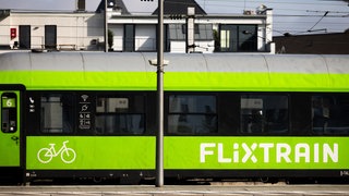 Am Bahnhof in Rastatt klagten Flixtrain-Reisende über Augen- und Atemwegsreizungen. (Symbolbild)