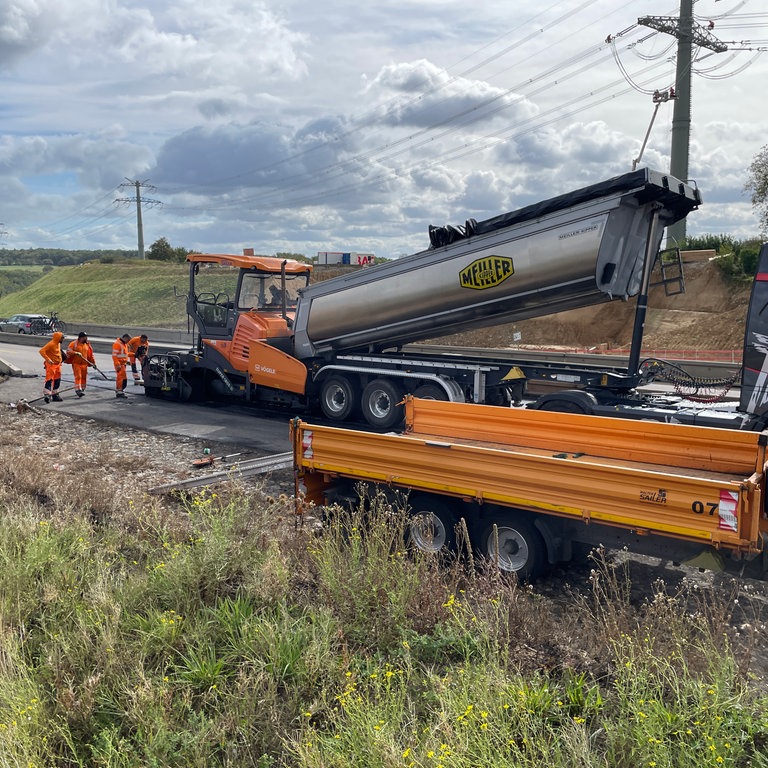 Fahrbahn der A8 bei Pforzheim wird saniert