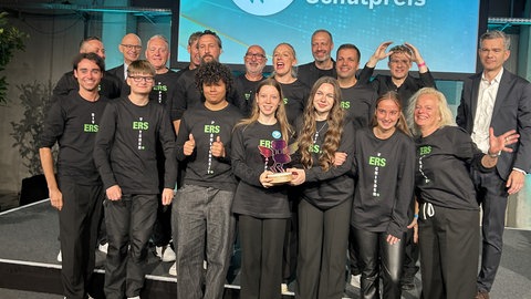 Die Ernst-Reuter-Schule aus Karlsruhe hat beim Deutschen Schulpreis den Preis für Demokratiebildung bekommen.