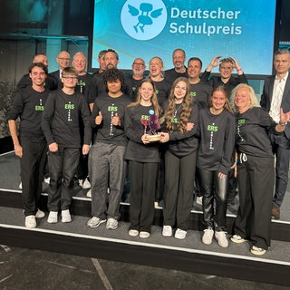 Die Ernst-Reuter-Schule aus Karlsruhe hat beim Deutschen Schulpreis den Preis für Demokratiebildung bekommen.