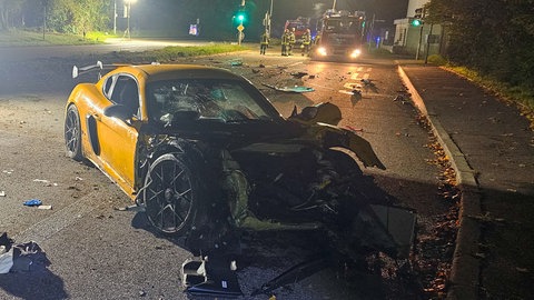 Unfall mit Sportwagen B10 Pforzheim