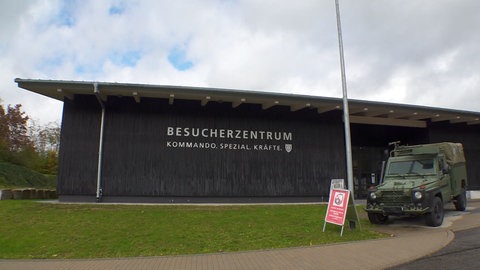 Das Besucherzentrum des KSK in Calw. Hier werden auch die verschiedenen Skandale der Spezialeinheit aufgebarbeitet.