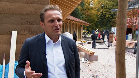 Christoph Meissner vom Förderverein Wildpark Pforzheim erklärt, warum ihn das Bauprojekt gereizt hat. 