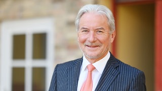 Portraitbild Dietmar Spätth, Oberbürgermeister Baden-Baden (parteilos). Der Politiker hat einen Antrag auf Dienstunfähigkeit gestellt.