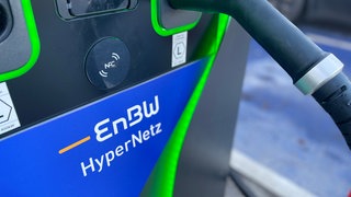 Die EnBW hat ihre erste zentrale Leitstelle zur Überwachung ihres Schnellladenetzes eröffnet.