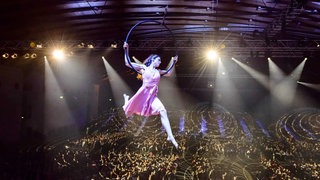 Die große Charity Show "Weihnachten neu erleben" startet in Karlsruhe.