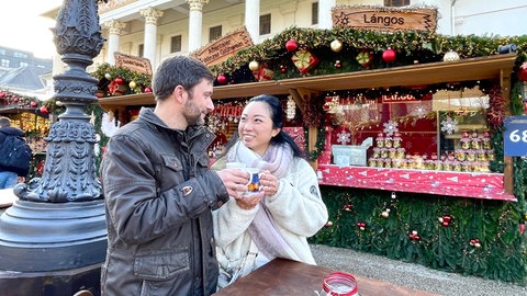 Catherine und Sebastian haben sich auf dem Weihnachtsmarkt in Baden-Baden kennengelernt