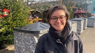 Menschen in Karlsruhe erzählen wo es hingeht an Weihnachten und wie gefeiert wird.