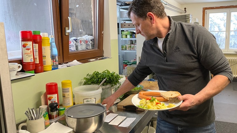 Die "Darmstädter Hütte" im verschneiten Nordschwarzwald.