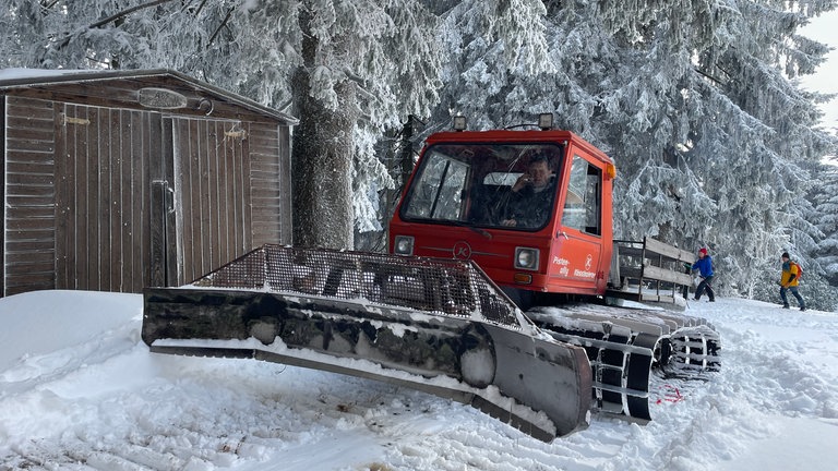 Die "Darmstädter Hütte" im verschneiten Nordschwarzwald.