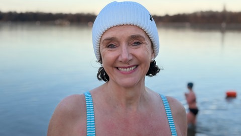 Eisbaden am Baggersee in Weingarten