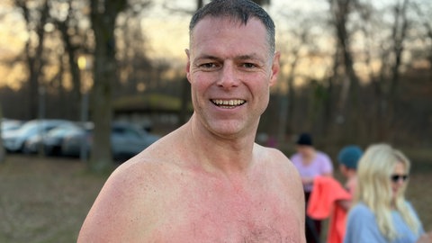 Eisbaden am Baggersee in Weingarten